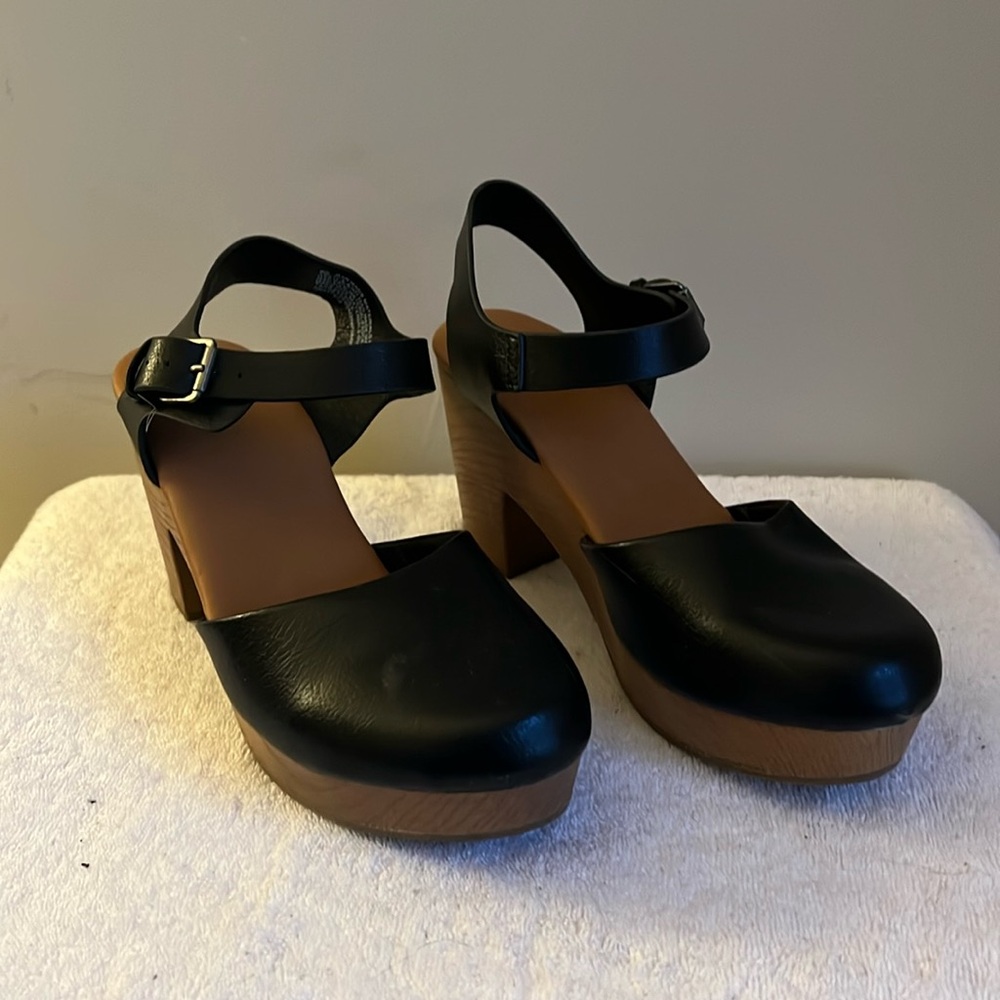 NWOT Universal Thread - Women’s Black Closed Toe Clog Style Heel - 8.5
